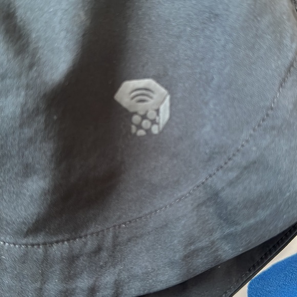 Mountain hardwear shorts - Picture 3 of 4